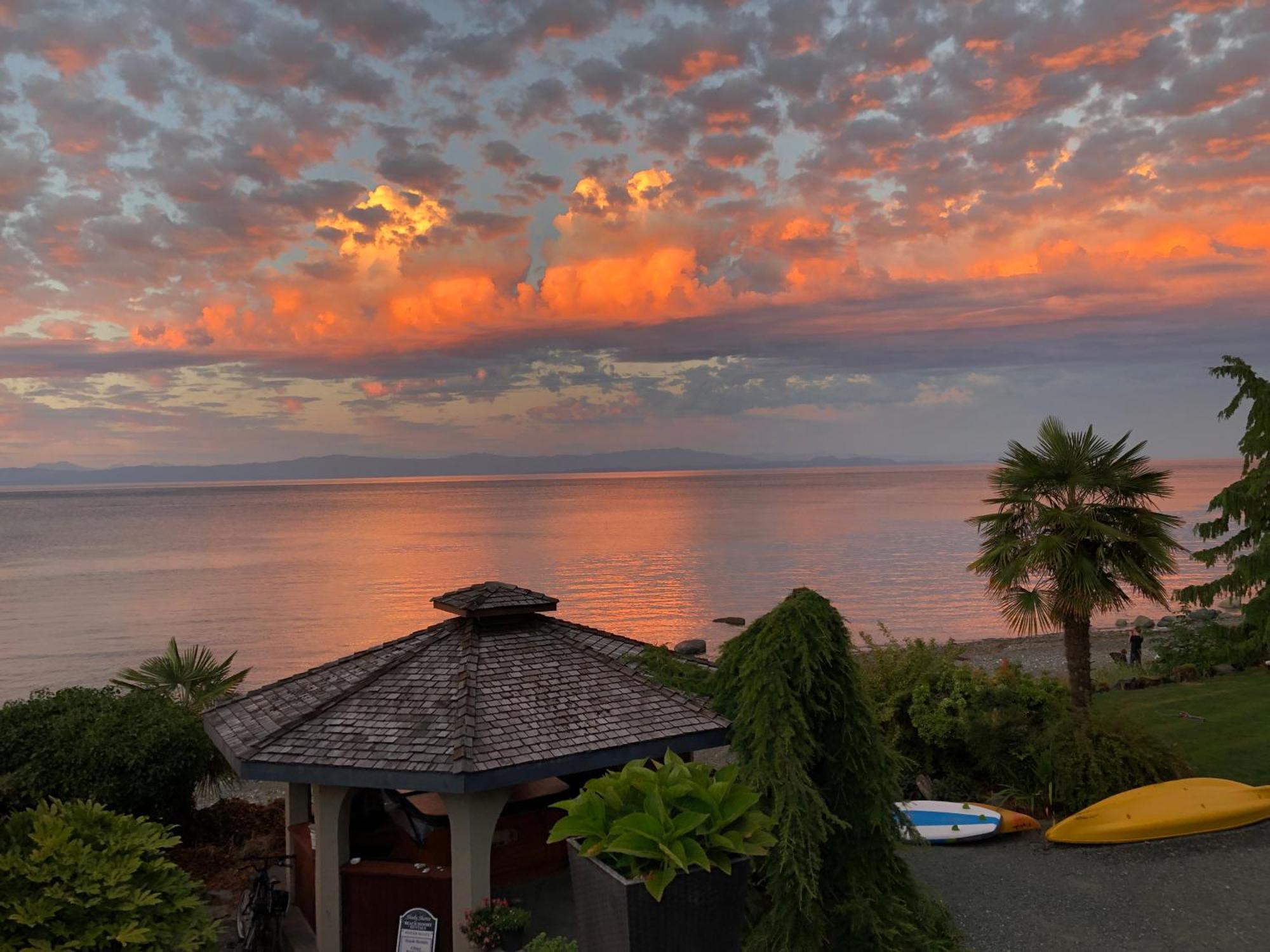 Qualicum Breeze Beach Resort Bowser 外观 照片